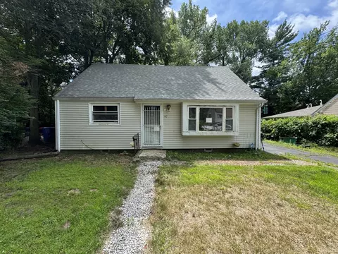 97 E Burnham St, Bloomfield, CT 06002