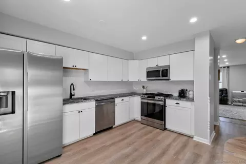 121 Russo Ave #11, East Haven, CT 06513