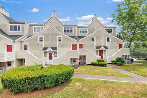 173 Russo Ave #409, East Haven, CT 06513