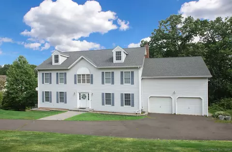 29 Quarry Ln, Hamden, CT 06518
