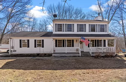 39 Huntington Dr, Plainfield, CT 06374
