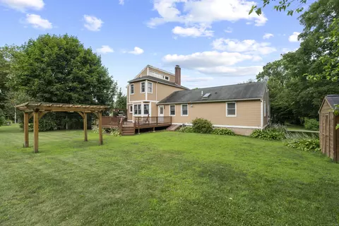 34 Joyce St, Guilford, CT 06437