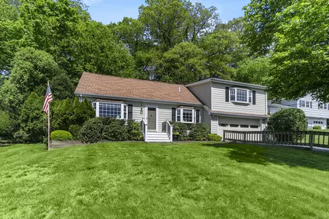 210 Carroll Rd, Fairfield, CT 06824