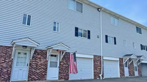 140 Thompson St #26B, East Haven, CT 06513
