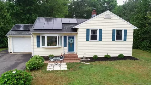 53 Tennyson Ave, North Haven, CT 06473