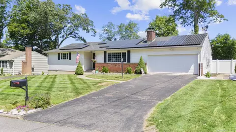 24 Pine Tree Rdg, Meriden, CT 06450