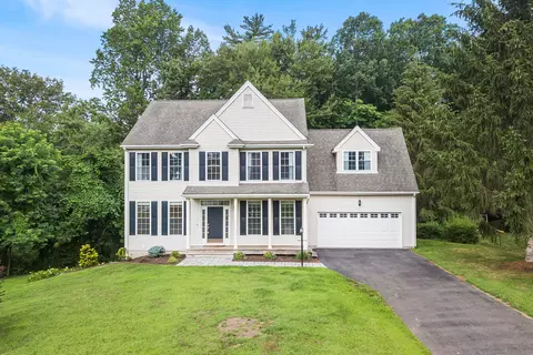 50 Buckingham Rd, Avon, CT 06001