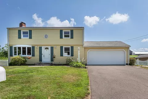 14 Elan St, Enfield, CT 06082