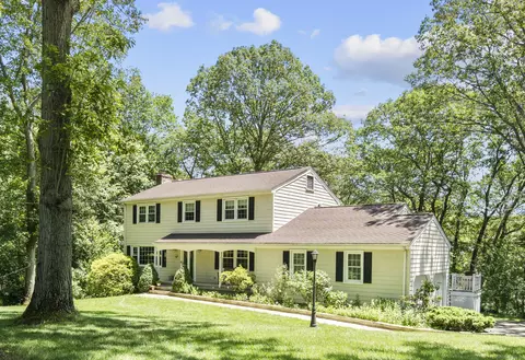 19 Buttercup Ln, Shelton, CT 06484