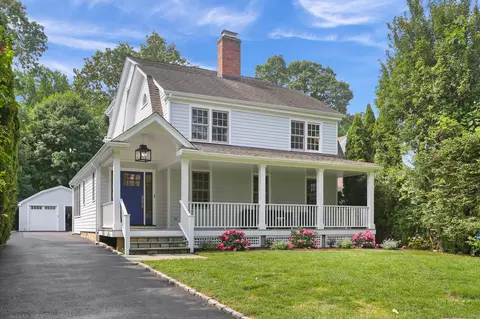 36 Hendrie Ave, Riverside, CT 06878