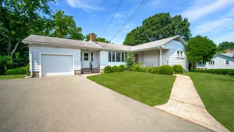 76 Milardo Ln, Middletown, CT 06457