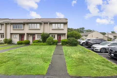 827 Oronoke Rd #5-6, Waterbury, CT 06708