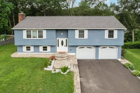 90 Haddad Rd, Waterbury, CT 06708