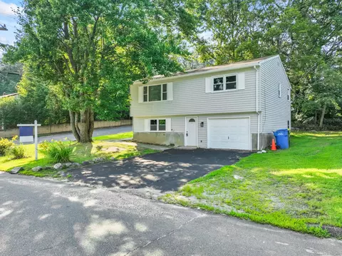 109 Courtland Ave, Waterbury, CT 06705
