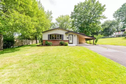 10 Thomas St, Windsor Locks, CT 06096