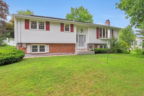 283 Robbins Rd, Berlin, CT 06037