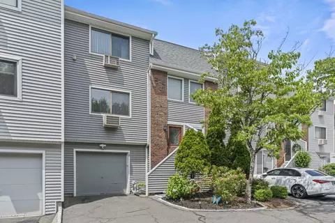 60 Alvord Ln #19, Stamford, CT 06902