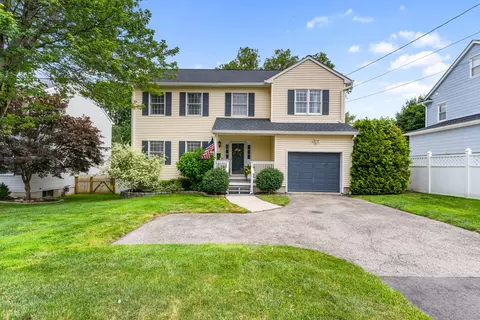 41 Arlington Rd, Stamford, CT 06902