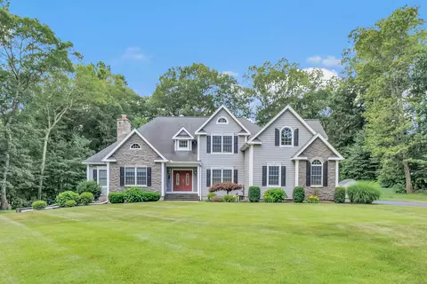28 Aldo Dr, Woodbridge, CT 06525