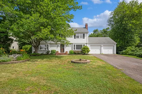31 Glenwood Dr, Wethersfield, CT 06109