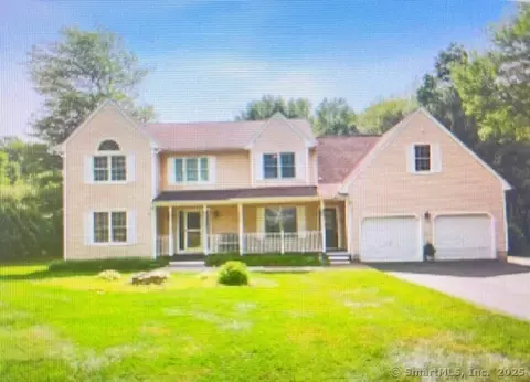 12 W Gate Rd, Farmington, CT 06032
