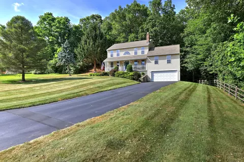 67 Nicole Dr, Naugatuck, CT 06770