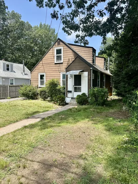 189 Loomis St, Manchester, CT 06042
