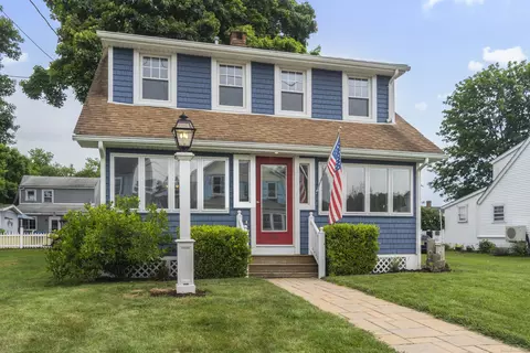 30 New Britain Rd, Old Lyme, CT 06371