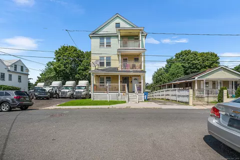 15 Willard St, Waterbury, CT 06704