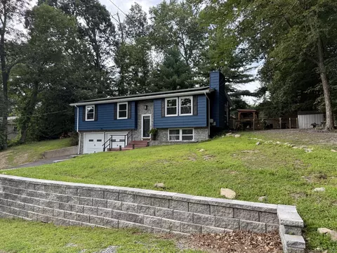 15 Birch Rd, Canton, CT 06019