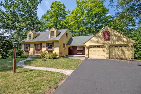 841 S Curtis St, Meriden, CT 06450