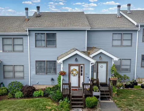 708 Lake Vista Dr #708, East Hampton, CT 06424