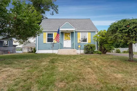 102 Vista Dr, East Haven, CT 06512