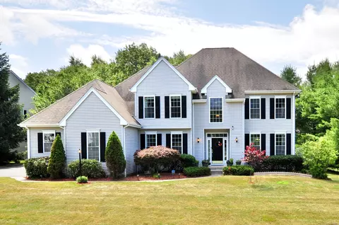 32 Arlington Dr, Avon, CT 06001
