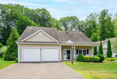 199 Meadow Brook Rd #199, Oxford, CT 06478