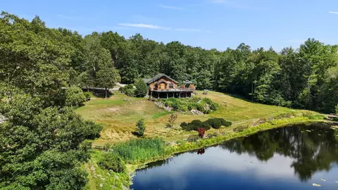 584 Prospect St, Woodstock, CT 06281