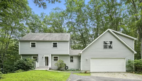 51 Sexton Hollow Rd, Canton, CT 06019