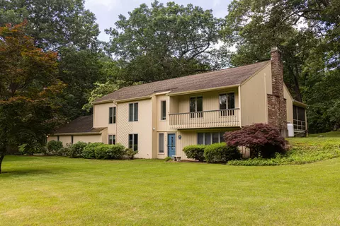472 Saw Mill Rd, Guilford, CT 06437
