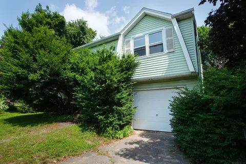 93 Cookes Rdg, Torrington, CT 06790