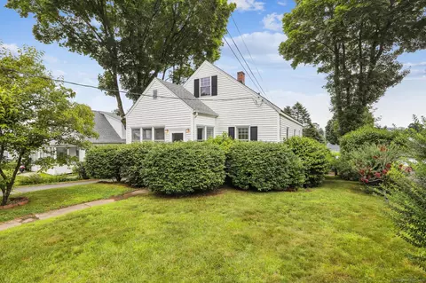 9 Fairfield Ave, Danbury, CT 06810
