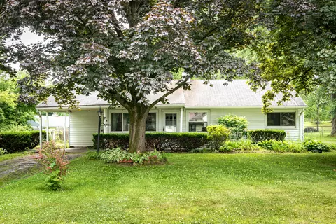 7 Weymouth Dr, Enfield, CT 06082