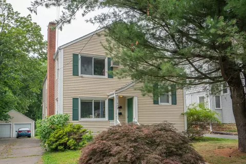 145 Quaker Ln S, West Hartford, CT 06119
