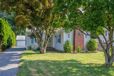 44 Durwin St, Middletown, CT 06457