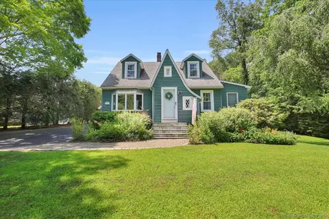 101 Shadduck Rd, Middlebury, CT 06762