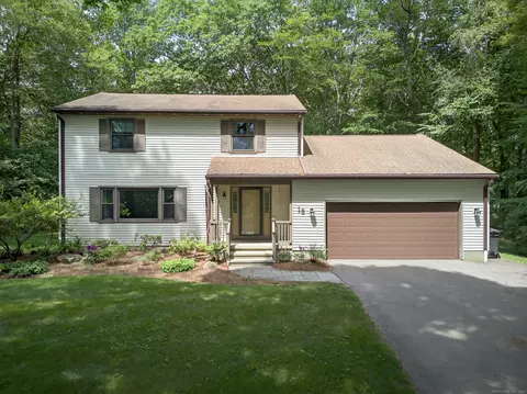 16 Eagle Ridge Dr, Gales Ferry, CT 06335