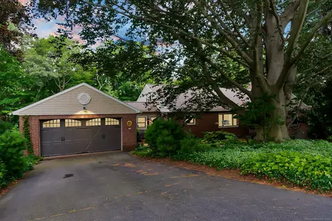 206 Ellwood Rd, Berlin, CT 06037