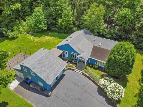 224 Fan Hill Rd, Monroe, CT 06468