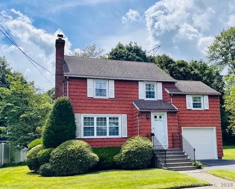 84 Blamey Cir, Stratford, CT 06614