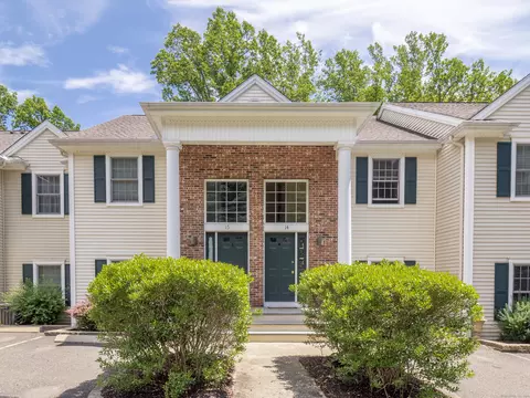 570 Danbury Rd #14, Ridgefield, CT 06877