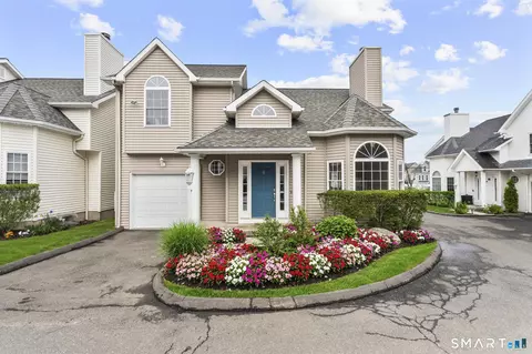 168 Colonial Rd #6, Stamford, CT 06906